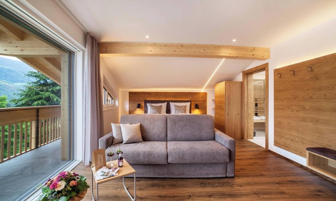 Parcines Apartment | Apartment "Engel Summerfrisch" with Mountain View, A/C, Wi-Fi, Sauna & Terrace