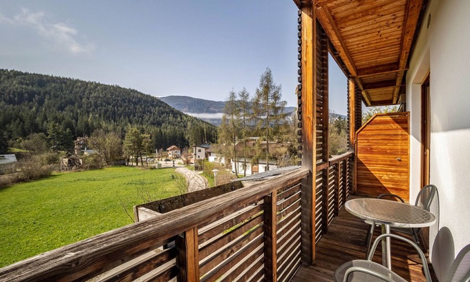 Pfalzen Apartment | Apartment 'Entspannung, Ruhe, Natur Pur' with Balcony and Wi-Fi