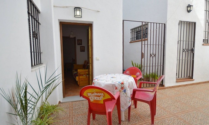 Conil de la Frontera City Center Apartment | Apartment in the town centre with patio