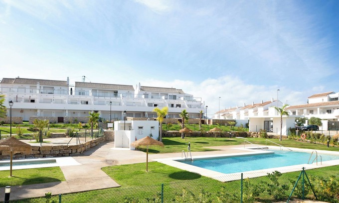 Atlanterra Apartment | Apartment "Luz de Poniente" with Shared Pool & Wi-Fi