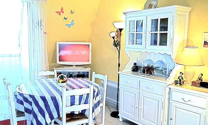Villers-sur-Mer Apartment | APARTMENT F3 VILLERS S / M 2 bedrooms Free Wi-Fi sea 350m parking private park