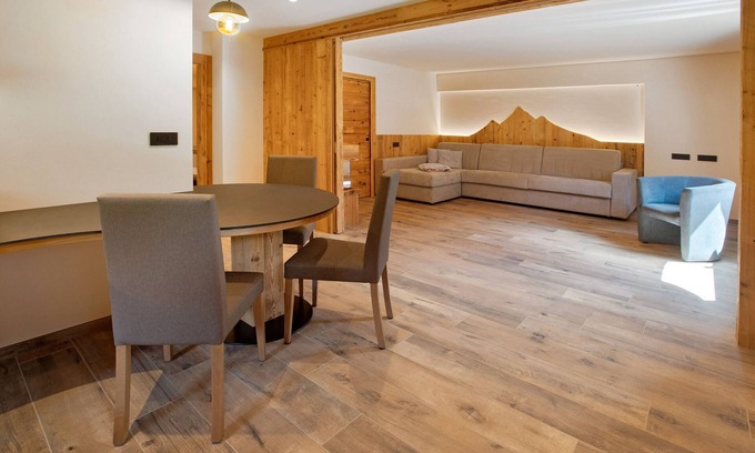 Livigno Apartment | Apartment 'Fedaría' with Mountain View, Wi-Fi and Air Conditioning