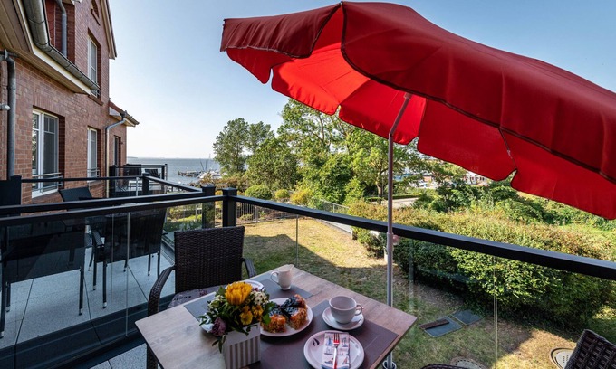 Alt Gaarz Apartment | Apartment 'Ferienwohnung Am Salzhaff B6' with Sea View, Balcony and Wi-Fi