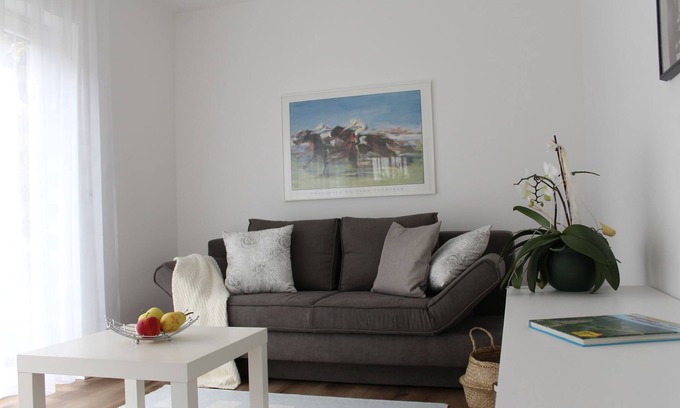Winzingen Apartment | Apartment 'Ferienwohnung Madeleine' with Shared Terrace, Shared Garden and Wi-Fi