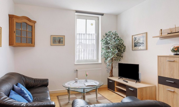 Naumburg Apartment | Apartment 'Ferienwohnung' with Wi-Fi