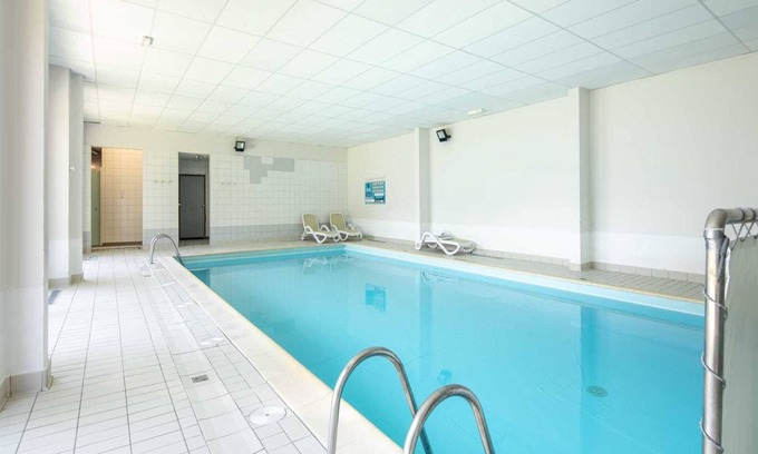 Saint-Sorlin-d'Arves Apartment | Apartment in Saint-Sorlin with Mountain Views