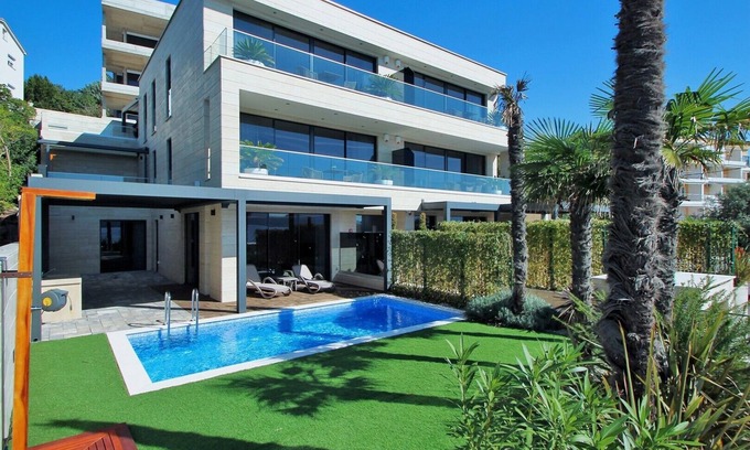 Selce Apartment | Apartment Fran 1 with Private Pool