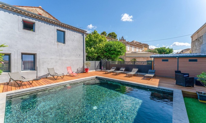 Rasteau Apartment | Apartment 'Gîte Coté Mûrier' with Shared Pool, Private Terrace and Wi-Fi