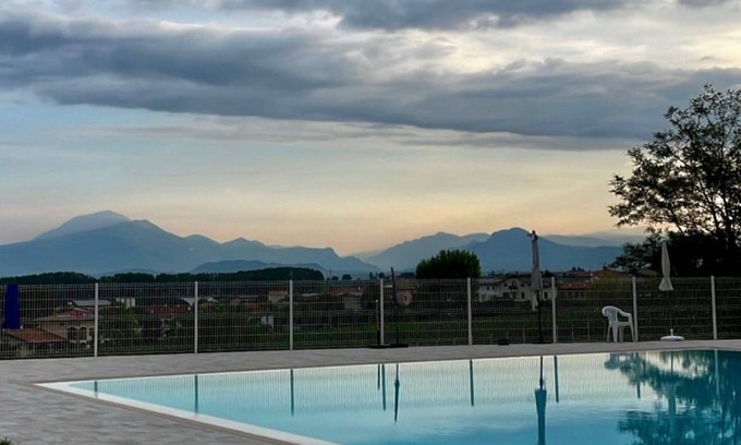 San Benedetto di Lugana Apartment | Apartment 'Grazioso Appartamentino' with Shared Pool, Private Terrace and Wi-Fi