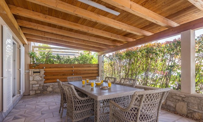 Nerezine Apartment | Apartment GISELLE with heated pool and large terrace 50m2