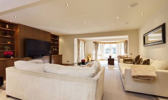 Westend Apartment | Apartment 'Hakan Place Near Stadium' with Balcony, Wi-Fi and Air Conditioning