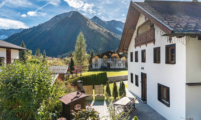 Berwang Apartment | Apartment 'Haus Berwang Bauernhaus' with Mountain View, Private Terrace and Wi-Fi