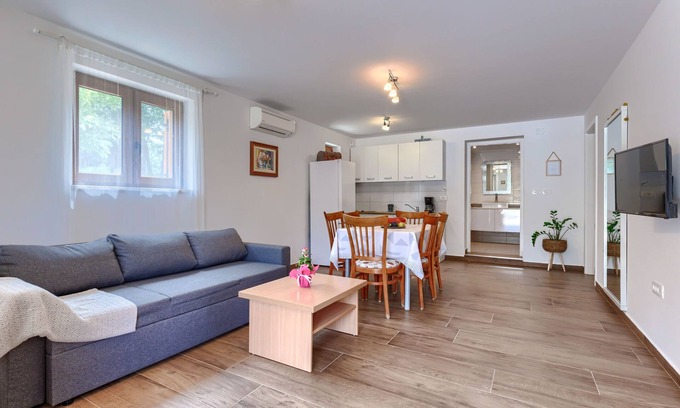 Matohanci Apartment | Apartment Honey by Interhome