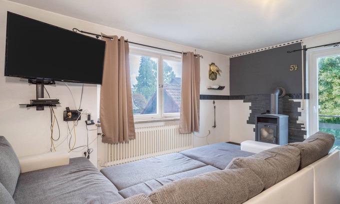 Wasserburg Apartment | Apartment “Idylle” on Lake Constance with Wi-Fi, Balcony & Garden