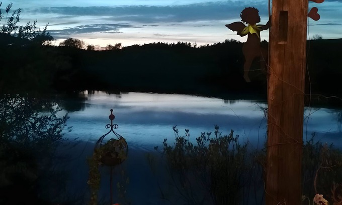 Klosterlangheim Apartment | Apartment 'Im Garten Gottes' with Lake View, Wi-Fi and Air Conditioning