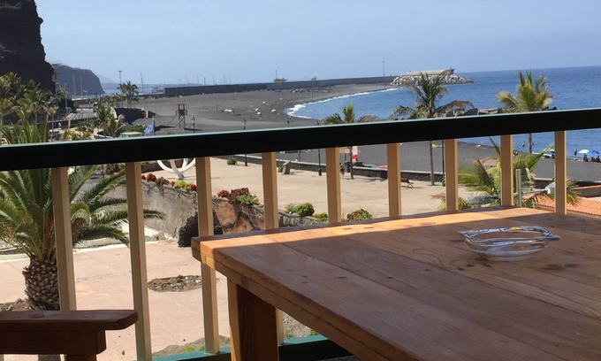 Puerto de Tazacorte Apartment | Apartment in beachfront