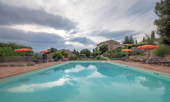 Simignano House | Apartment in Chianti With Pool ID 456