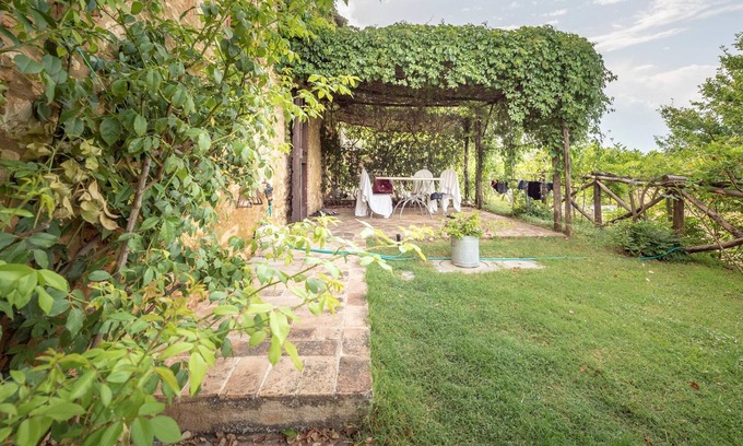 Simignano Cottage | Apartment in Chianti with pool ID 453