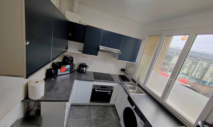 Creil Apartment | Apartment in city center - 5 min from train station