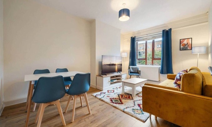 Mildmay Apartment | Apartment in Dalston: Kerridge Court