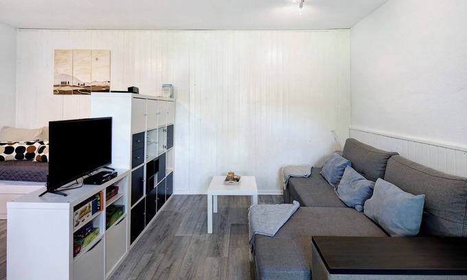 Hann. Muenden Apartment | Apartment in Münden with Shared Terrace and Wi-Fi