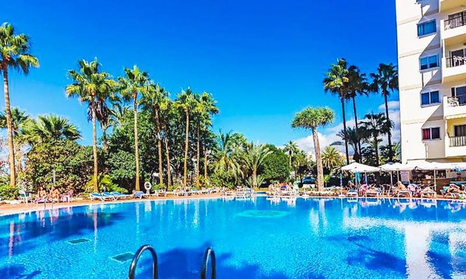 El Madronal Apartment | Apartment in El Dorado complex