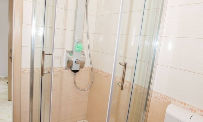 Lopar Apartment | Apartment in Lopar with Balcony, Air condition, WIFI, Washing machine (73-5)