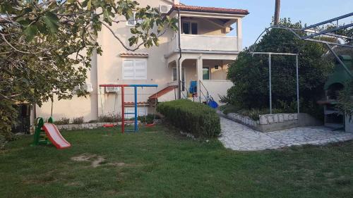 Lopar Apartment | Apartment in Lopar with Two-Bedrooms 3