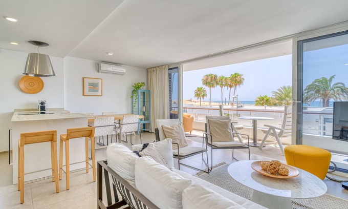 Meloneras Apartment | Apartment in Maspalomas 30 m away to the beach with views & private parking.