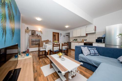 Mundanije Apartment | Apartment in Mundanije with Seaview, Terrace, Air condition, WIFI (3748-2)