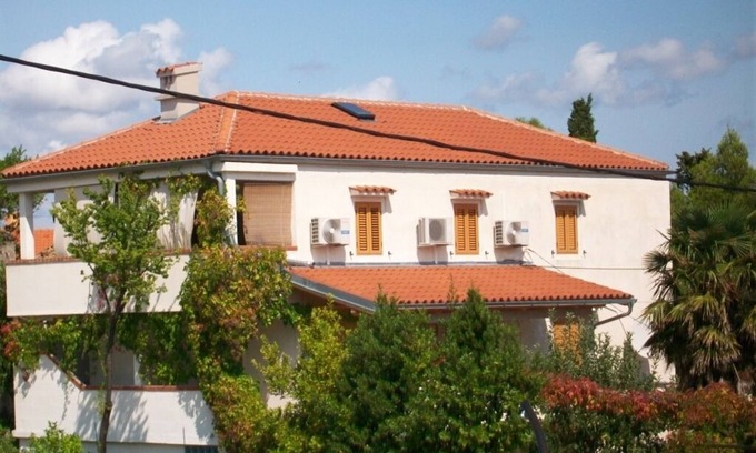 Nerezine Apartment | Apartment in Nerezine with Terrace, Air condition, WIFI, Washing machine (4827-3)