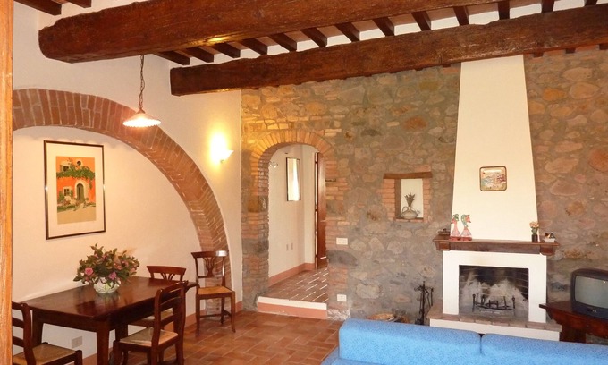 Radicofani Apartment | Apartment in old farmhouse with garden and swimming pool