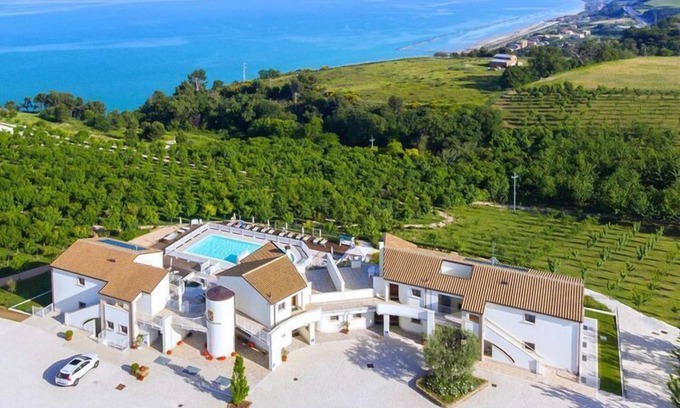 Pedaso Apartment | Apartment in Pedaso with Sea View & Pool