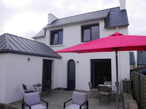 Saint-Guenole House | Apartment in Penmarch near Sandy Beach