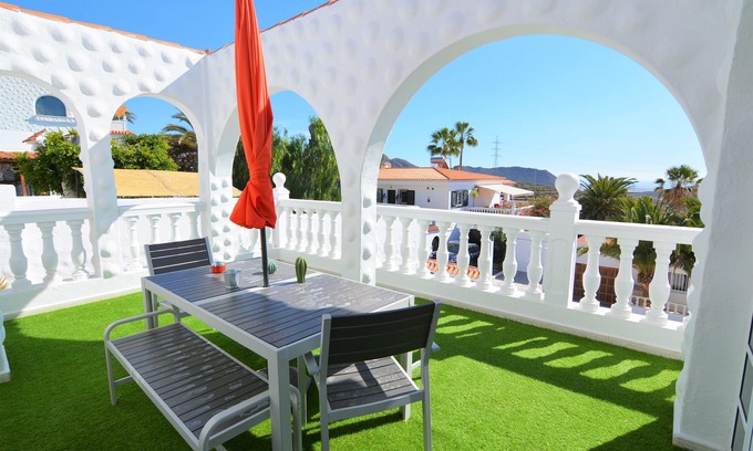 Chayofa Apartment | Apartment in private Villa with sea views, community pool, WIFFI.