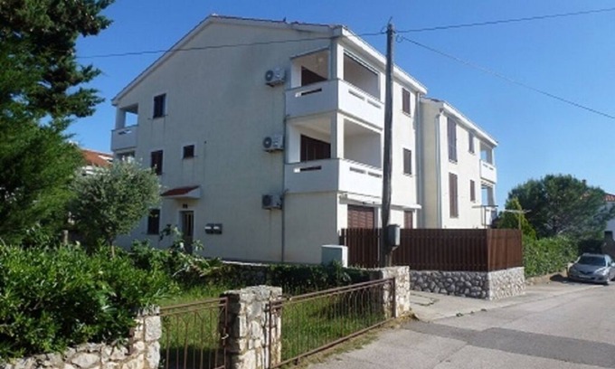 Punat Apartment | Apartment in Punat with Balcony, Air condition, WIFI, Washing machine (3590-1)