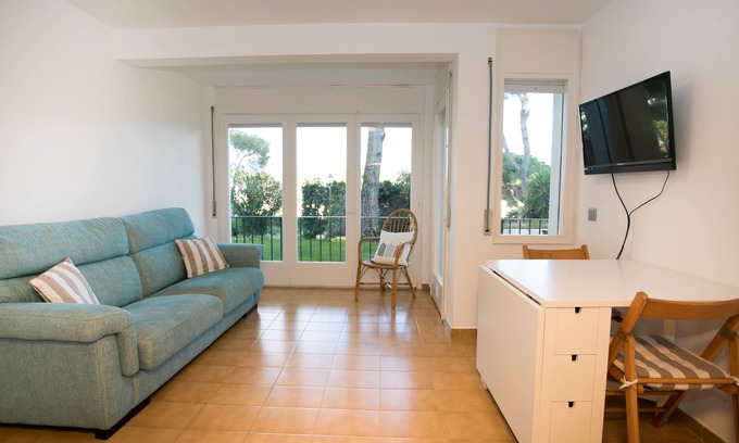 Calella de Palafrugell Apartment | Apartment in the heart of Calella de Palafrugell with swimming pool - Costa Brava