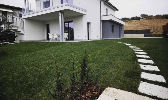 Bardolino Apartment | APARTMENT IN VILLA, 5 MINUTES WALK FROM THE LAKE AND THE VILLAGE