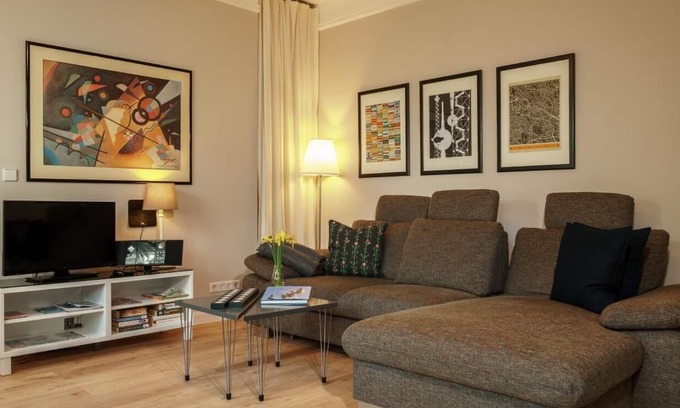 Wannsee Apartment | Apartment in Wannsee with Barbecue, Garden and Terrace