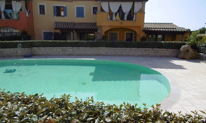 Tiriddo Apartment | Apartment 'La Pineta' with Shared Pool, Private Terrace and Air Conditioning
