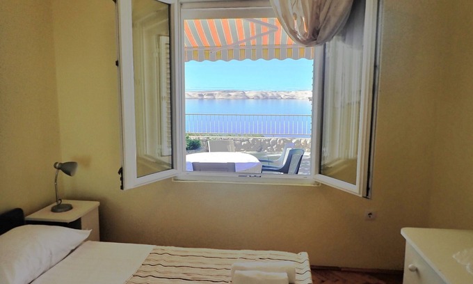Baric Draga Apartment | Apartment Jela-on the seafront (58491-A1) - Tribanj - Obicaj