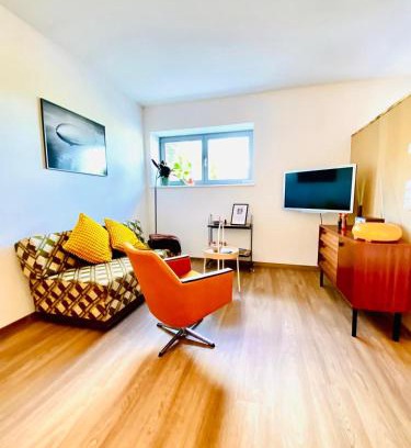 Naumburg Apartment | Apartment Joe's Home-modern,vintage Style
