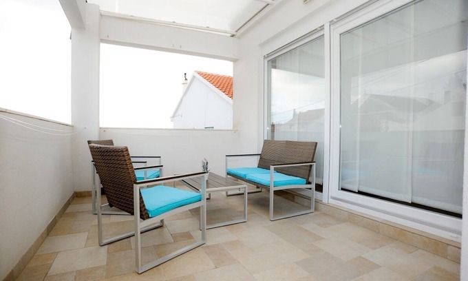 Petrcane Apartment | Apartment Juraj 4+2-spacious apartment 50m from the sea