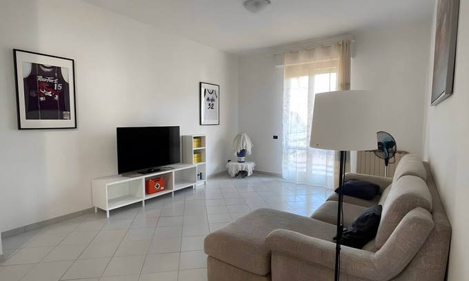 Limite Sull'Arno Apartment | Apartment 'La Casa Di Ciccio' with Private Terrace and Wi-Fi