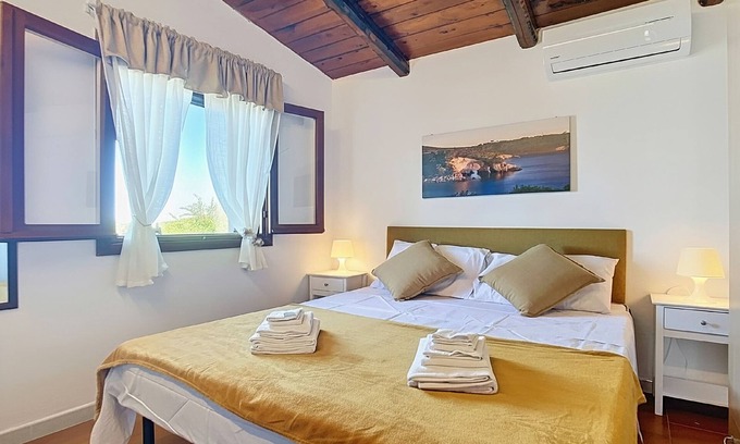 Montincello Apartment | Apartment 'La Mignola - Bilo 2' with Shared Garden, Wi-Fi and Air Conditioning