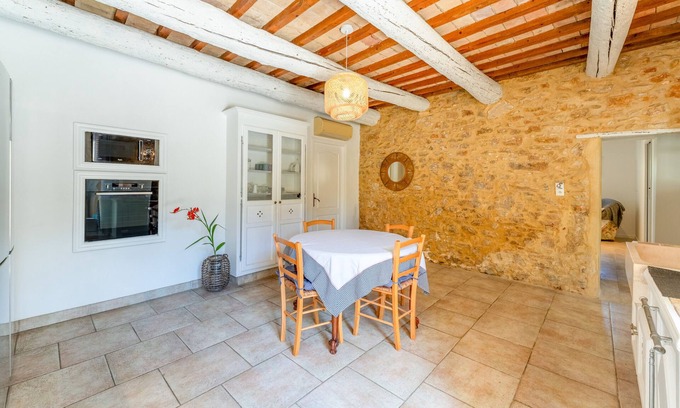 Mornas Apartment | Apartment 'La Velle' with Private Terrace, Private Garden and Wi-Fi