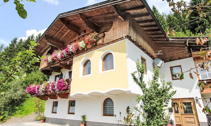 Gerlosbergeben Apartment | Apartment Laura by Interhome