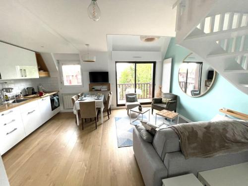 Tourgeville Apartment | Apartment Le Fairway-5 by Interhome