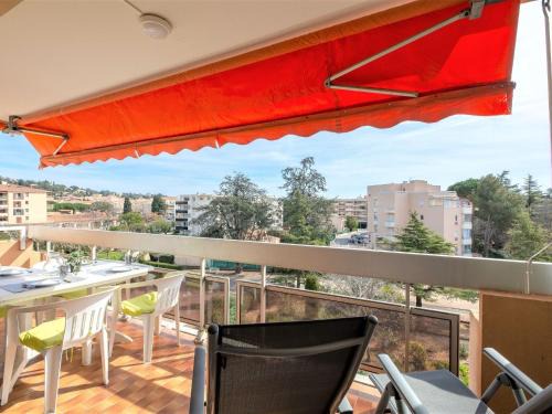 Sainte-Maxime Apartment | Apartment Le Maxime-1 by Interhome