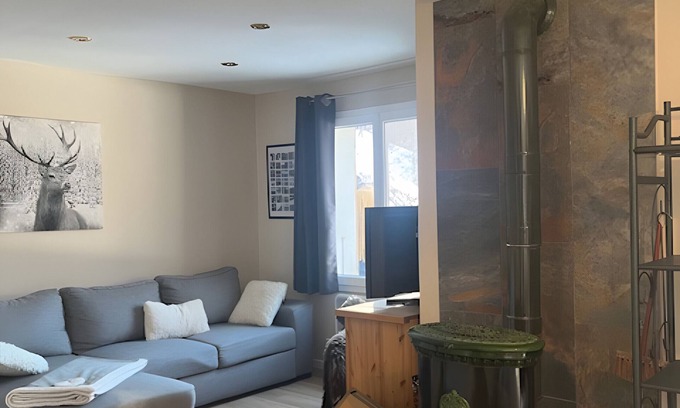 Orcieres Apartment | Apartment 'Les Ratiers' with Mountain View and Shared Garden